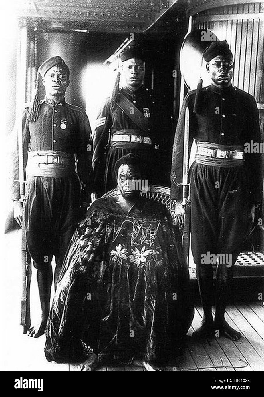 Nigéria: L'Oba du Bénin. Photo de Jonathan Adagogo Green (1873-1905), 1897. Ovonramwen Nogbaisi (1857-1914), également connu sous le nom d'Overami, était l'Oba (roi) du Royaume du Bénin jusqu'à l'expédition punitive britannique de 1897 qui a vu la fin de l'indépendance du Bénin. Il meurt en exil en 1914. Banque D'Images