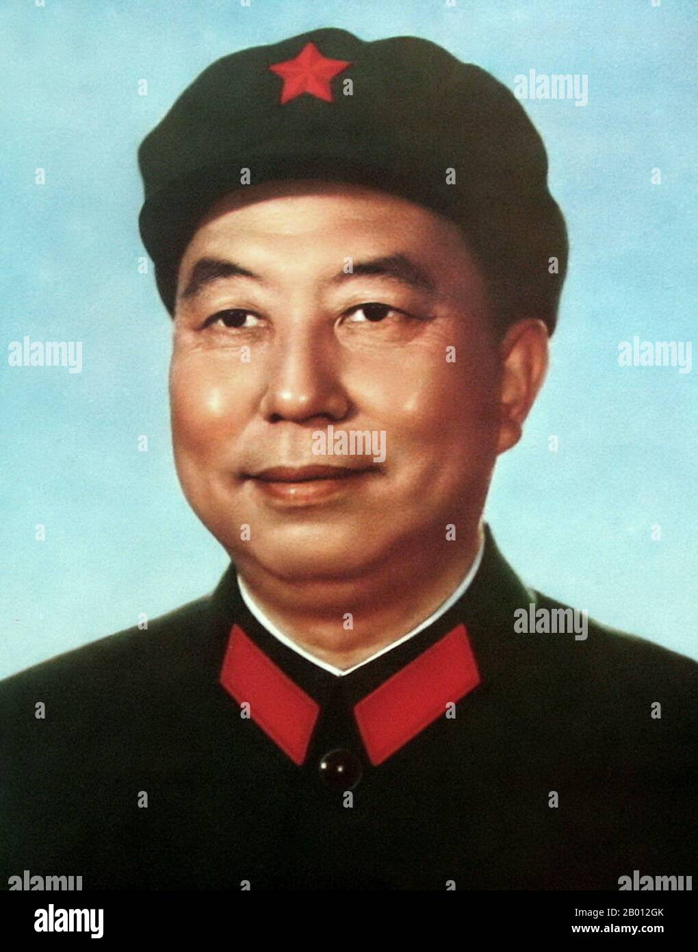 Chine : Hua Guofeng (1921-2008), Premier ministre de la République populaire de Chine (1976-1980). Su Zhu, mieux connu par le nom de guerre Hua Guofeng (16 février 1921 – 20 août 2008), fut le successeur désigné de Mao Zedong comme le leader suprême du Parti communiste chinois et de la République populaire de Chine. À la mort de Zhou Enlai en 1976, il lui succéda comme deuxième Premier ministre de la République populaire de Chine. Quelques mois plus tard, Mao mourut, et Hua succéda à Mao en tant que président du Parti communiste chinois, à la surprise et à la consternation de Jiang Qing et du reste de la bande des quatre. Banque D'Images