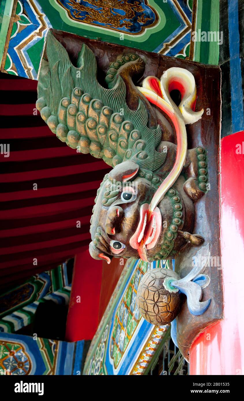 Wenshu Yuan (Temple de Wenshu) remonte à la dynastie Tang (18 juin 618–4 juin 907) et était connu à l'origine sous le nom de Temple Xinxiang. C'est maintenant un temple bouddhiste zen populaire. Chengdu, anciennement Chengtu, est la capitale de la province du Sichuan dans le sud-ouest de la Chine. Au début du 4ème siècle BCE, le roi de visé de l'ancien Shu a déplacé sa capitale vers l'emplacement actuel de la ville d'aujourd'hui à partir de Pixian voisin. Banque D'Images