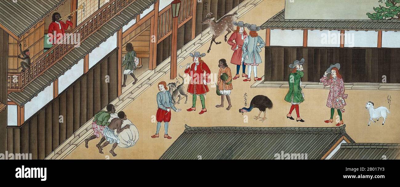 Japon: "The Trading Post à Dejima".Peinture de soie à la main par un peintre anonyme, c.1840. Peint sur un «makimono» de 6 mètres de soie et de papier, une peinture japonaise à spirales, cette scène représentant les commerçants hollandais de Dejima, près de Nagasaki, indique la manière dont les étranges Européens ont été vus par les Japonais pendant la période Edo.Les Hollandais ont tous des cheveux rougeâtres-bruns, portent des costumes extravagants et enlevent leurs chapeaux les uns les autres.Dejima, ou Deshima (littéralement «sortie de l'île»), est une petite île artificielle construite pour les commerçants étrangers dans la baie de Nagasaki en 1634 pendant la période Edo. Banque D'Images