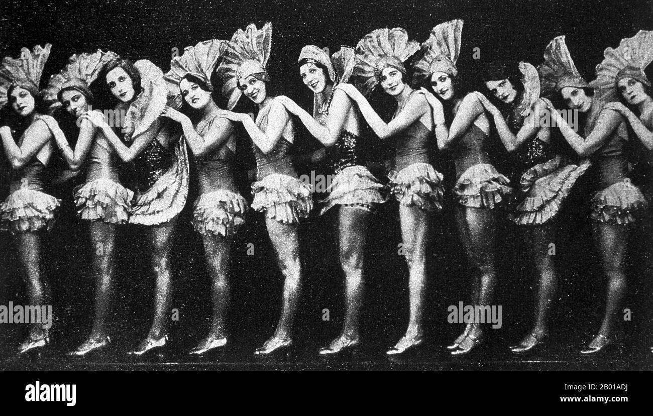 Chine : filles dansantes russes blanches du Ballet russe de Nikolai Sokolsky, Shanghai, 1936. Les Russes de Shanghai étaient une importante diaspora russe qui a prospéré à Shanghai entre les guerres mondiales. En 1937, on estime qu'il y avait jusqu'à 25 000 Russes anti-bolcheviques vivant dans la ville, le plus grand groupe européen de loin. La plupart d'entre eux étaient originaires de l'extrême-Orient russe, où, avec l'appui des Japonais, les blancs avaient maintenu une présence jusqu'à l'automne 1922. Banque D'Images