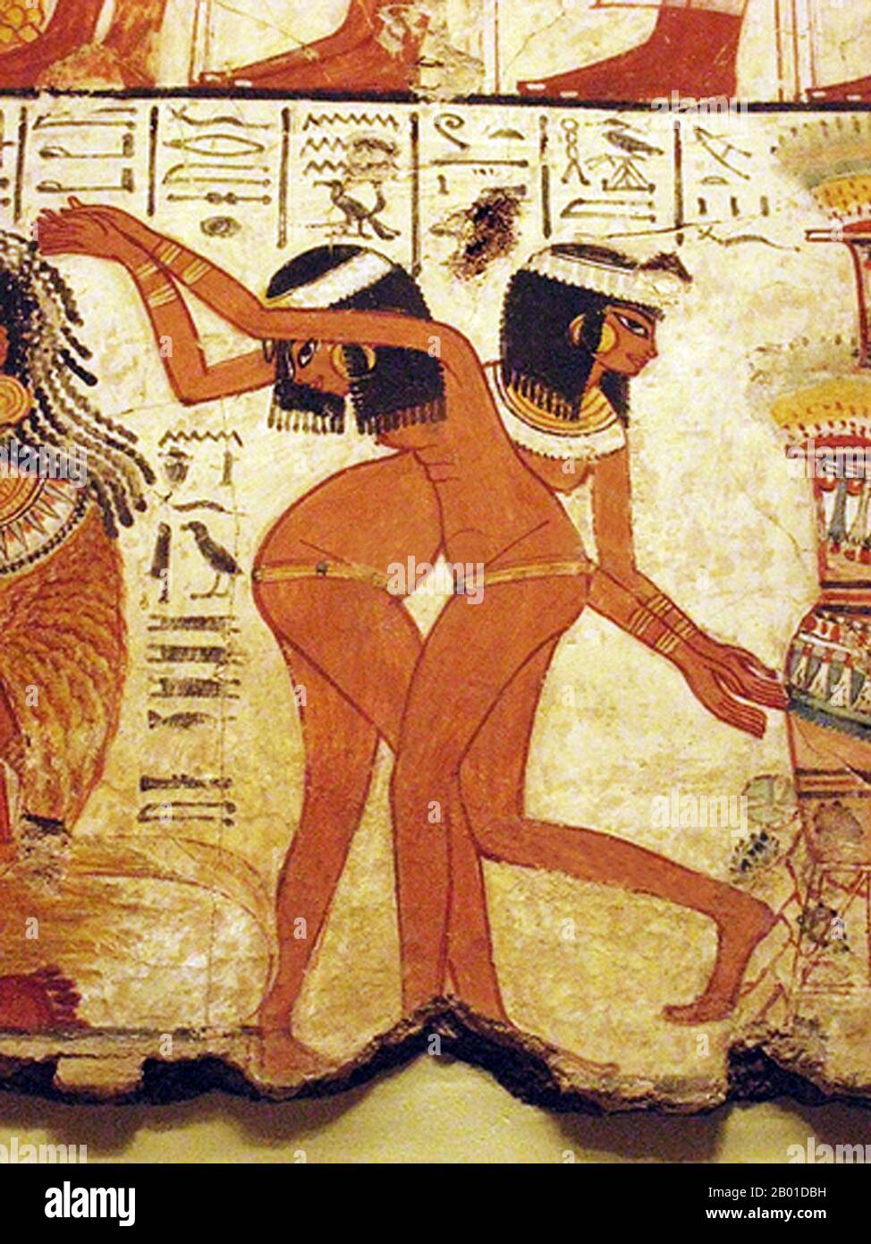 Égypte : fresque de Temple de deux filles dansant, tombe de Nebamun, c. 1350 BCE. Nebamun (fl. 1350 BCE) était un haut fonctionnaire de rang intermédiaire pendant la période du Nouveau Royaume dans l'Égypte ancienne, servant comme un scribe et comptable de grain au complexe du temple de dieu Amun près de Thèbes (Louxor moderne). Dans l'Egypte ancienne, le divertissement par les danseurs était commun, mais la danse mixte de genre n'est pas représentée dans les peintures murales et les fresques. La danse égyptienne peut avoir été influencée par la tradition nubienne, qui est devenue très populaire à Rome pendant les jours de l'empire, et est encore vivante dans certaines parties du Soudan aujourd'hui. Banque D'Images