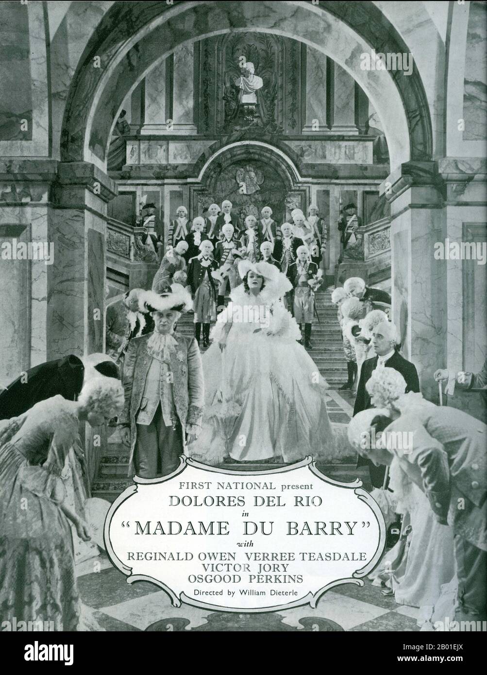 Reginald OWEN comme Louis XV DOLORES DEL RIO et FERDINAND GOTTSCHALK à MADAME DU BARRY 1934 directeur WILLIAM DIETERLE histoire / scénario Edward Chodorov robes Orry - Kelly art direction Jack Okey Warner Bros. Banque D'Images