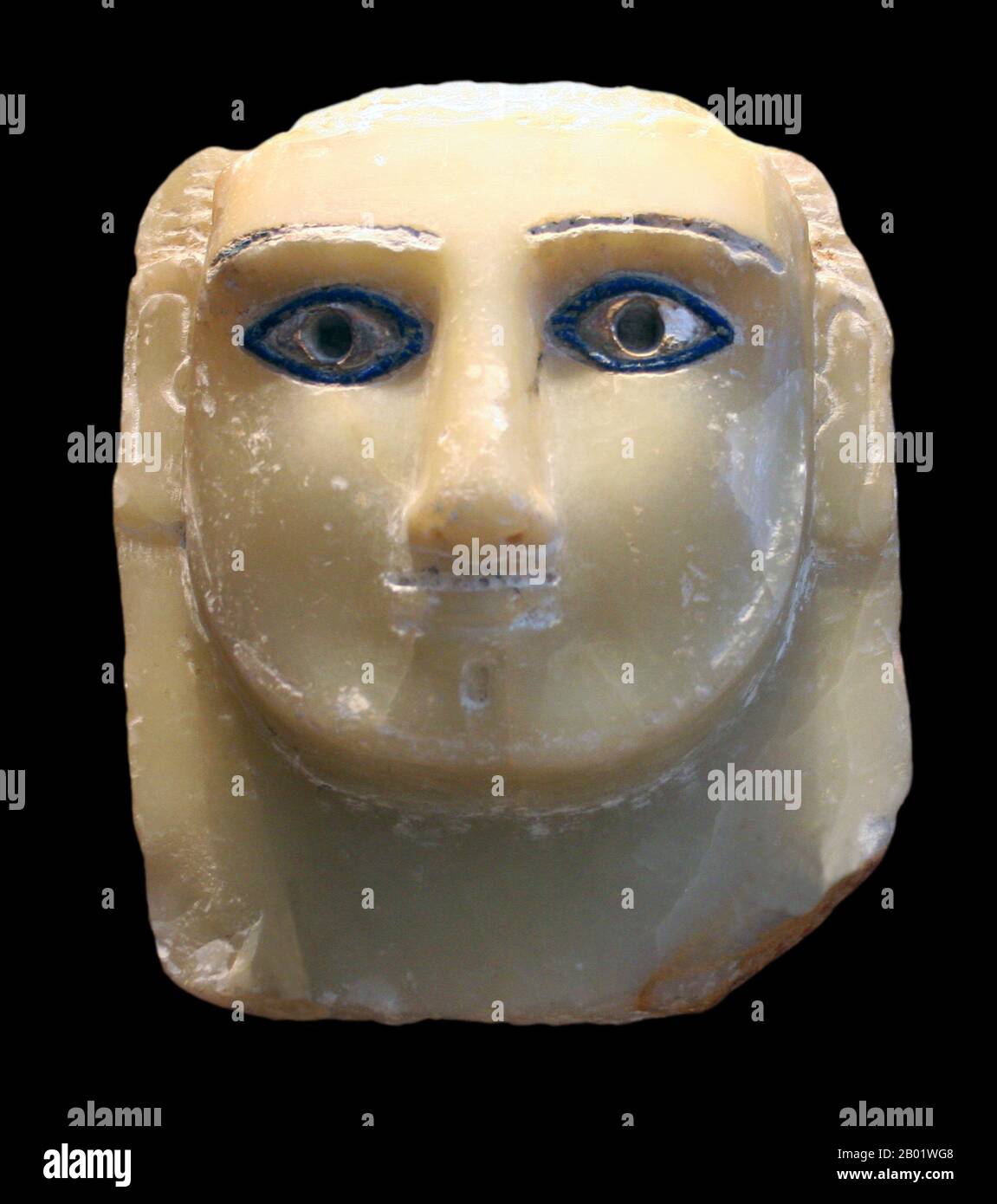 Yémen : tête d'albâtre de l'ancienne Arabie du Sud, c. 100 BCE - 100 EC. Photo de Einsamer Schütze (licence CC BY-sa 3,0). L'Arabie du Sud en tant que terme général se réfère à plusieurs régions actuellement reconnues, en premier lieu la République du Yémen ; pourtant, elle a historiquement également inclus Najran, Jizan et Asir qui sont actuellement en Arabie Saoudite, et Dhofar actuellement à Oman. Les frontières de l'Arabie du Sud telles que conçues linguistiquement comprendraient les peuples historiques parlant les langues arabes du Sud ainsi que les dialectes voisins de l'arabe, et leurs descendants. Banque D'Images