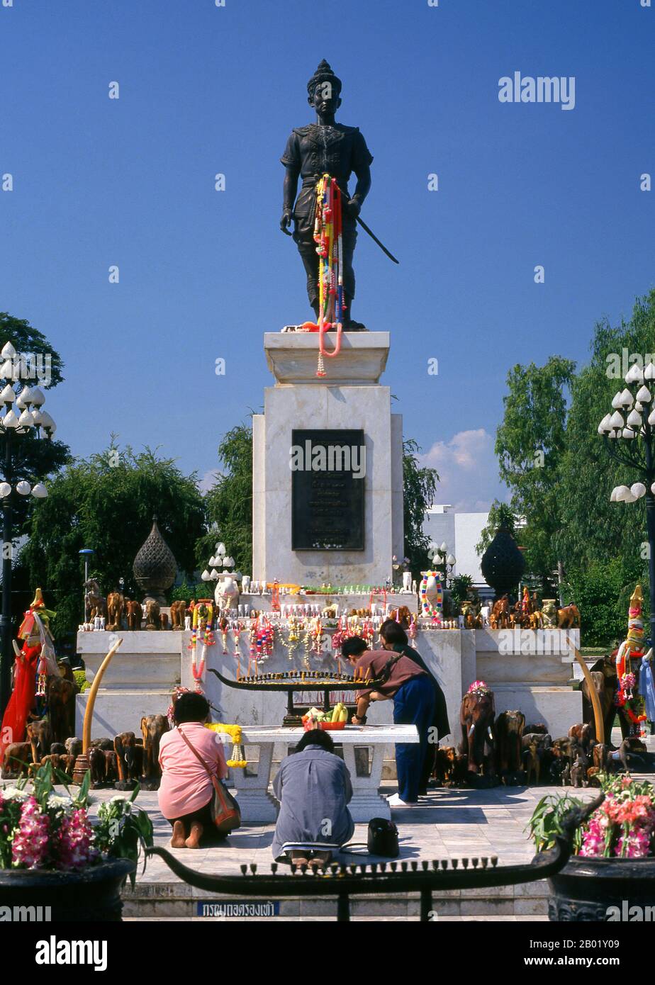 Thaïlande : mémorial du roi Mangrai, Chiang Rai, nord de la Thaïlande. Le roi Mangrai (1239-1311) était le 25e roi de Ngoen Yang (r.1261-1296) et le premier roi de Chiang mai (r. 1296-1311), capitale du Royaume de Lanna (1296-1558). Banque D'Images