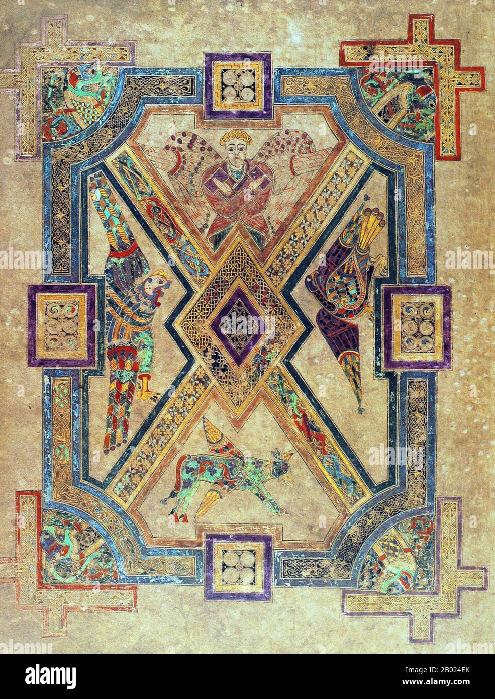 Irlande/Écosse : folio 290v, quatre symboles évangélistes. Le Livre de Kells, c. 800 EC. Le Livre de Kells (en irlandais : Leabhar Cheanannais) (Dublin, Trinity College Library, MS A. I. (58), parfois connu sous le nom de Livre de Columba) est un livre de l'Évangile manuscrit enluminé en latin, contenant les quatre Évangiles du Nouveau Testament ainsi que divers textes et tableaux du Préfatoire. Il a été créé par des moines celtiques vers 800 ou un peu plus tôt. Le texte des Évangiles est largement tiré de la Vulgate, bien qu'il comprenne également plusieurs passages tirés des versions antérieures de la Bible connues sous le nom de Vetus L. Banque D'Images