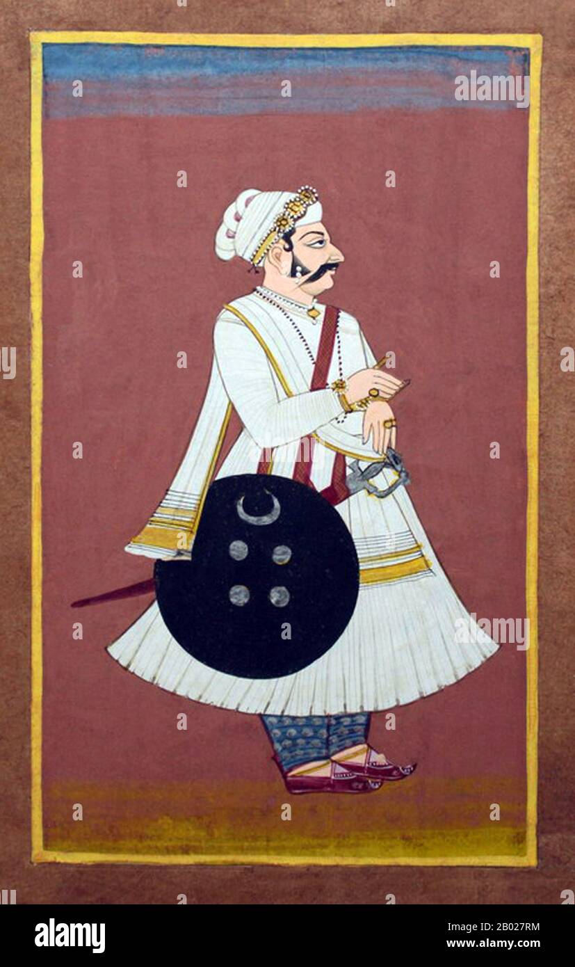 Inde : Rao Ganga Singh (6 mai 1484 - 9 mai 1532), souverain de Marwar, Rajasthan. Peinture miniature à l'aquarelle, fin du XIXe siècle. Rao Ganga, également connu sous le nom de Rav Gango Vaghavat, était un roi Rajput de la dynastie Rathore qui dirigeait le Royaume de Marwar (Maruwara), dans l'actuel Rajasthan. En accédant au trône en 1515, il consolide et étend le pouvoir des Rathores, et annexe des territoires aux Afghans et aux propres parents de Rao. Dans l'ensemble, il a conservé des relations relativement positives avec ses voisins, notamment avec la puissante dynastie Sisodia et leur souverain, Rana Sanga. Banque D'Images
