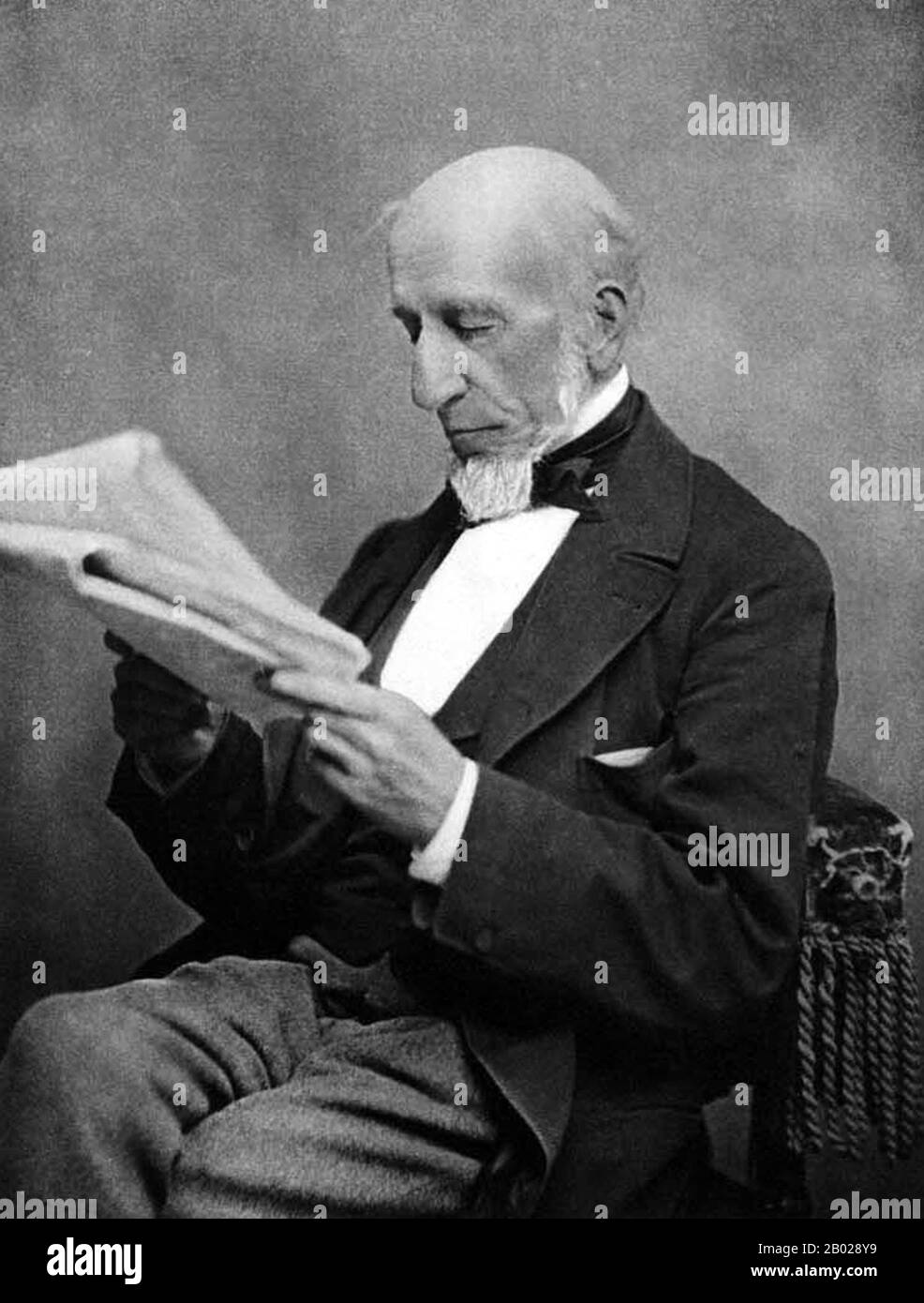 USA/Chine : John Murray Forbes (1813-1898), magnat américain des chemins de fer, marchand, philanthrope et abolitionniste. Il est président du Michigan Central Railroad et du Chicago, Burlington and Quincy Railroad dans les années 1850 Portrait photo, v. 1881. Bien que Forbes soit surtout connu comme magnat des chemins de fer, une grande partie de sa fortune était basée dans le commerce de l'opium vers la Chine. Il est dit que ses millions d'opium ont financé la carrière de l'auteur Ralph Waldo Emerson, dont la fille a épousé le fils de Forbes, et ont financé la création de la Bell Telephone Company. Banque D'Images