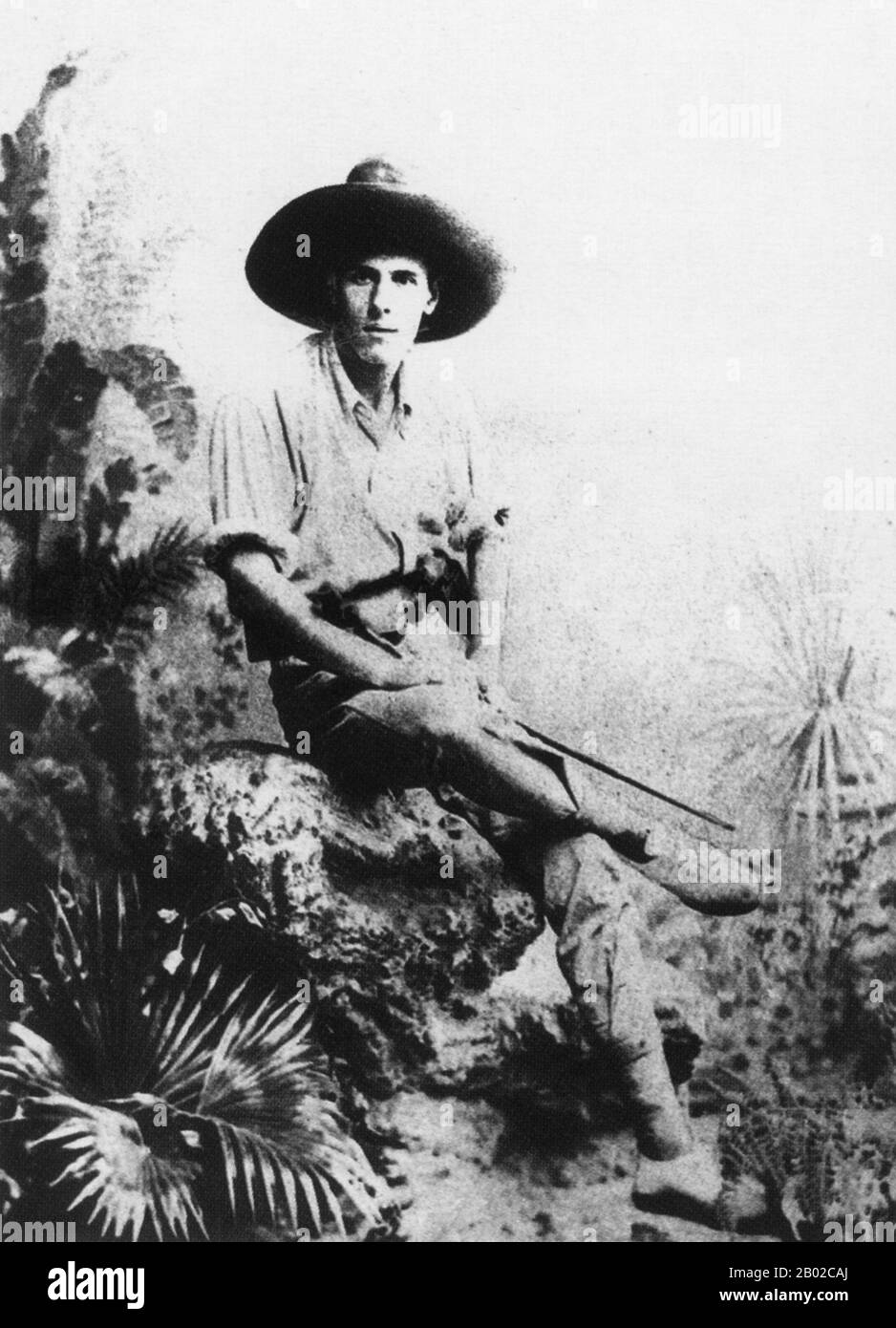 Malaisie : Sir Hugh Charles Clifford (5 mars 1866 - 18 décembre 1941), vu ici à 21 ans et résident britannique par intérim de l'État de Pahang, 1887. Hugh Clifford avait l'intention de suivre son père, un distingué général colonial, dans l'armée britannique, mais il décida plus tard de rejoindre la fonction publique dans les établissements du détroit, avec l'aide de son parent Sir Frederick Weld, alors gouverneur des établissements du détroit et également haut-commissaire britannique en Malaisie. Il est ensuite transféré au Protectorat britannique des États fédérés malais. Clifford est arrivé en Malaisie en 1883, à l'âge de 17 ans. Banque D'Images