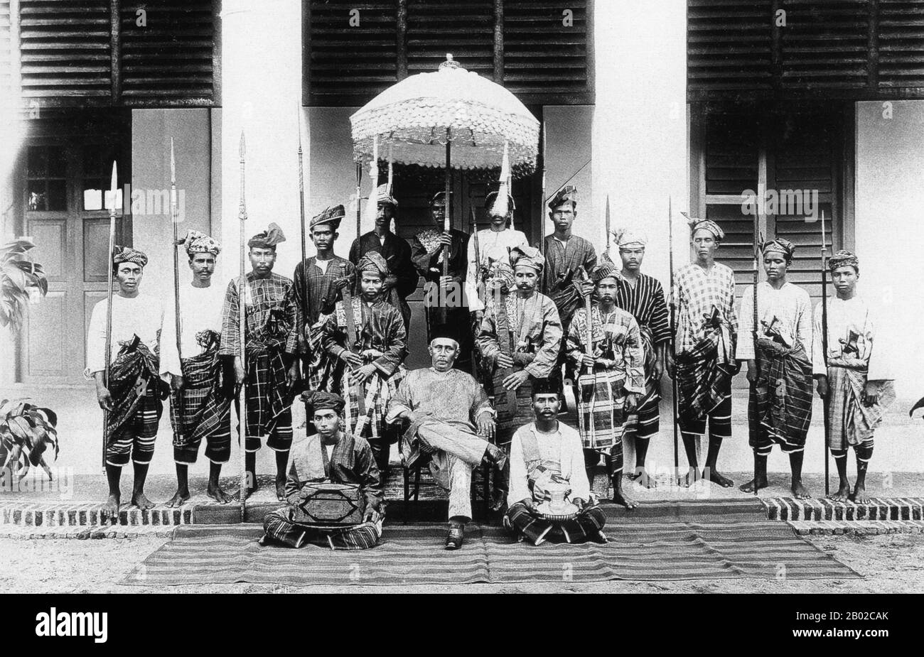 Sultan Ahmad al-Muadzam de Pahang fut le dirigeant de Pahang de 1863 à 1909. Il est arrivé au pouvoir après la fin de la guerre civile de Pahang (1858 - 1863). La guerre civile de Pahang a été menée entre Wan Mutahir et Wan Ahmad, deux frères. WAN Ahmad a finalement vaincu son frère et est devenu le Raja Bendahara Seri Maharaja de Pahang. Banque D'Images