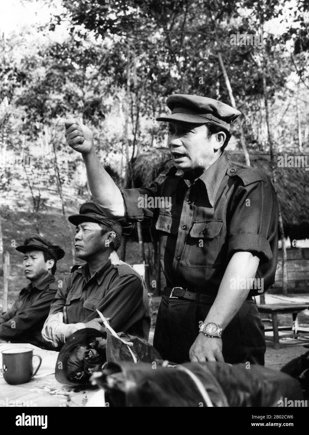 Birmanie/Myanmar : Président Maran Brang Seng (1930-1995), chef de l'Organisation pour l'indépendance kachin (KIO) et vice-président de l'Alliance démocratique pour la Birmanie. Photo de Hseng Noung Lintner, v. 1985. L'Armée de l'indépendance kachin (KIA) est la branche militaire de l'Organisation de l'indépendance kachin (KIO), un groupe politique composé de Kachins du nord de la Birmanie (Myanmar). En mai 2012, l'Associated Press a rapporté que le groupe rebelle avait 8 000 soldats. De 1961 à 1994, la KIA a mené une guerre épuisante et peu concluante contre la junte birmane. Banque D'Images