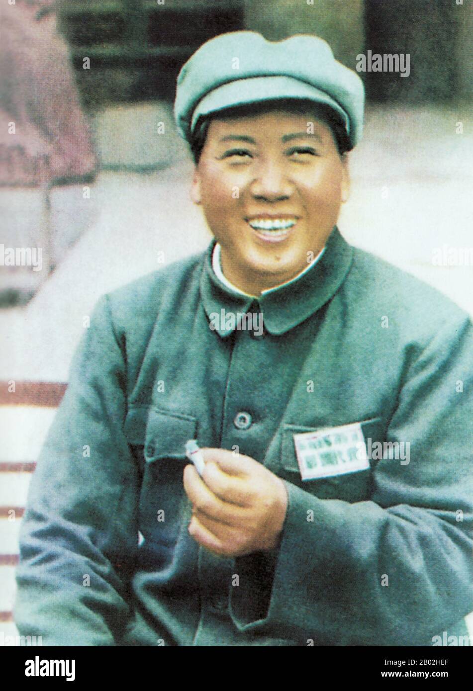Mao Zedong, également translittéré comme Mao Tse-tung (26 décembre 1893 – 9 septembre 1976), était un révolutionnaire communiste chinois, un stratège de guérilla, un auteur, un théoricien politique et un chef de la Révolution chinoise. Communément appelé Président Mao, il était l'architecte de la République Populaire de Chine (RPC) depuis sa création en 1949 et il a exercé un contrôle autoritaire sur la nation jusqu'à sa mort en 1976. Sa contribution théorique au marxisme-léninisme, ainsi que ses stratégies militaires et sa marque de politiques politiques, sont maintenant collectivement connues sous le nom de maoïsme. Banque D'Images