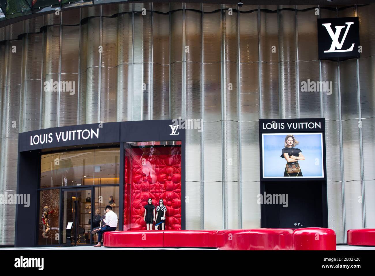 Boutique de luxe Louis Vuitton à Orchard ION, Singapour Banque D'Images