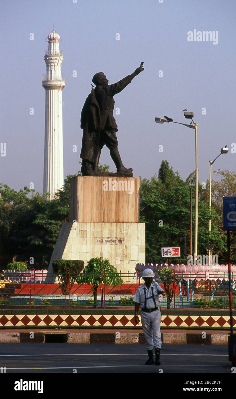 Subhas Chandra Bose était un révolutionnaire indien qui a dirigé une force politique et militaire nationale indienne contre la Grande-Bretagne et les puissances occidentales pendant la seconde Guerre mondiale Populairement connu sous le nom de Netaji (littéralement « leader Respecté »), Bose a été l'un des leaders les plus importants du mouvement indien d'indépendance et est une figure légendaire en Inde aujourd'hui. Bose est né le 23 janvier 1897 à Cuttack, Orissa, et est présumé être décédé le 18 août 1945 à Taiwan. Les dossiers fiscaux de l'empereur Mughal Akbar (1584–1598) ainsi que les travaux d'un poète bengali du XVe siècle, Bipradaas, mentionnent tous deux un règlement nommé K Banque D'Images
