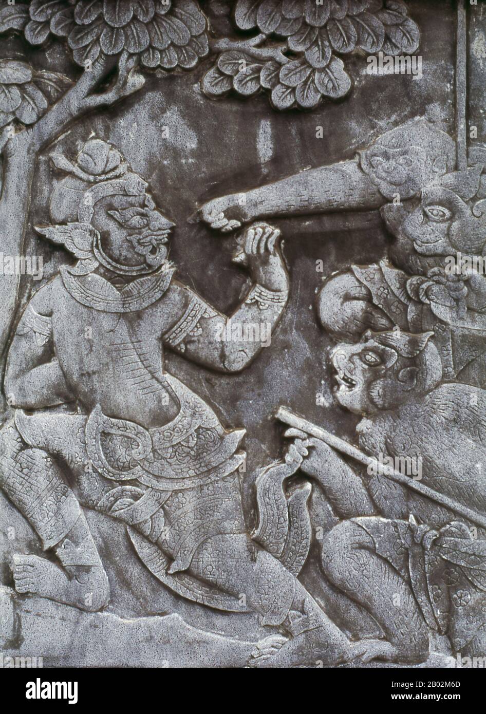 Le Ramayana est une histoire aussi ancienne que le temps et - du moins dans le sous-continent indien et dans une grande partie de l'Asie du Sud-est - d'une popularité inégalée. Il y a plus de deux mille trois cents ans, le poète universitaire Valmiki s'est assis pour écrire son épopée définitive d'amour et de guerre. Le poème Valmiki composé est appelé le Ramayana, ou 'Romance of Rama' dans Sanskrit. Dans sa forme actuelle, la version Sanskrit se compose de quelque 24 000 couplets répartis en sept livres. Le Ramakien est la version thaïlandaise de cette épopée et a une influence importante sur la littérature, l'art et le théâtre thaïlandais. Elle est considérée comme la Nationa Banque D'Images Le Ramayana est une histoire aussi ancienne que le temps et - du moins dans le sous-continent indien et dans une grande partie de l'Asie du Sud-est - d'une popularité inégalée. Il y a plus de deux mille trois cents ans, le poète universitaire Valmiki s'est assis pour écrire son épopée définitive d'amour et de guerre. Le poème Valmiki composé est appelé le Ramayana, ou 'Romance of Rama' dans Sanskrit. Dans sa forme actuelle, la version Sanskrit se compose de quelque 24 000 couplets répartis en sept livres. Le Ramakien est la version thaïlandaise de cette épopée et a une influence importante sur la littérature, l'art et le théâtre thaïlandais. Elle est considérée comme la Nationa Banque D'Images