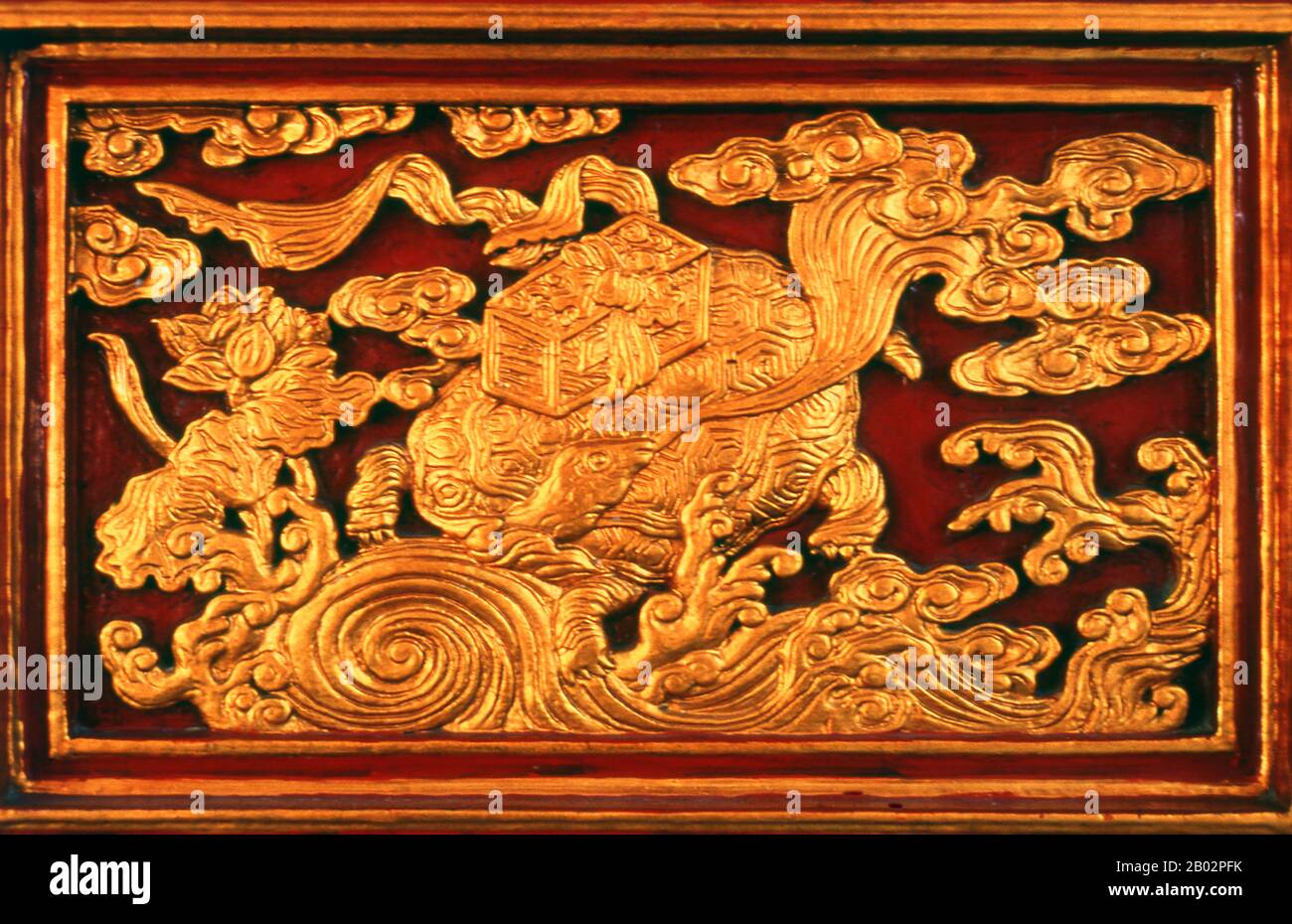 Le Temple de la littérature ou Van Mieu est l’un des trésors culturels les plus importants du Vietnam. Fondé en 1070 par le roi Ly Thanh Tong de la dynastie des premiers Ly, le temple était dédié à la fois à Confucius et à Chu Cong, un membre de la famille royale chinoise crédité de plusieurs enseignements que Confucius a développés cinq cents ans plus tard. Le site a été choisi par les géomancers de la dynastie Ly pour se tenir en harmonie avec le temple de Bich Cau taoïste et la Pagode bouddhiste À Un pilier, représentant les trois principales polices de la tradition vietnamienne. Six ans plus tard, en 1076, le Quoc Tu Giam, ou ‘ Banque D'Images