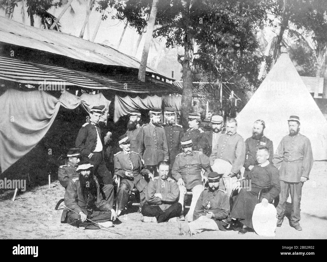 La guerre d'Aceh, également connue sous le nom de guerre néerlandaise ou de guerre Infidale (1873–1914), était un conflit militaire armé entre le Sultanat d'Aceh et les Pays-Bas, déclenché par des discussions entre les représentants d'Aceh et du Royaume-Uni à Singapour au début de 1873. La guerre faisait partie d'une série de conflits à la fin du XIXe siècle qui ont consolidé la domination néerlandaise sur l'Indonésie moderne. Banque D'Images
