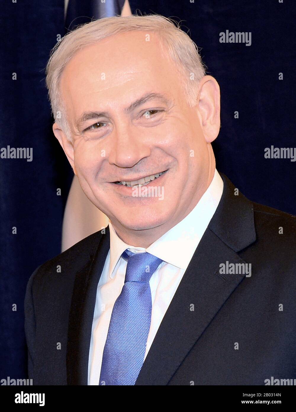 Benjamin 'Bibi' Netanyahu ( né le 21 octobre 1949) est l'actuel Premier ministre d'Israël. Il est également membre de la Knesset et président du parti Likoud. Netanyahu a été élu quatre fois premier ministre d'Israël, correspondant au record de David Ben-Gurion. Il est actuellement le deuxième Premier ministre le plus longtemps au service de l'histoire d'Israël après David Ben-Gurion, et à la fin de son mandat actuel, il deviendra le Premier ministre le plus longtemps au service de l'histoire d'Israël. Banque D'Images