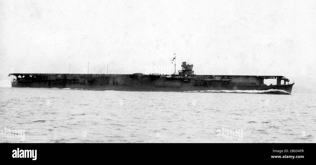 Soryu (Blue Dragon) était un porte-avions construit pour la Marine impériale japonaise (IJN) au milieu des années 1930. Les avions de Soryu ont été utilisés dans des opérations durant la seconde guerre sino-japonaise à la fin des années 1930 et ont soutenu l'invasion japonaise de l'Indochine française au milieu de 1940. Au cours des premiers mois de la guerre du Pacifique, elle a pris part à l'attaque de Pearl Harbor, la bataille de Wake Island, et a soutenu la conquête des Antilles néerlandaises de l'est. En février 1942, son avion a bombardé Darwin, en Australie, et elle a continué à participer à la campagne des Antilles néerlandaises. En avril, l'avion de Soryu lui Banque D'Images