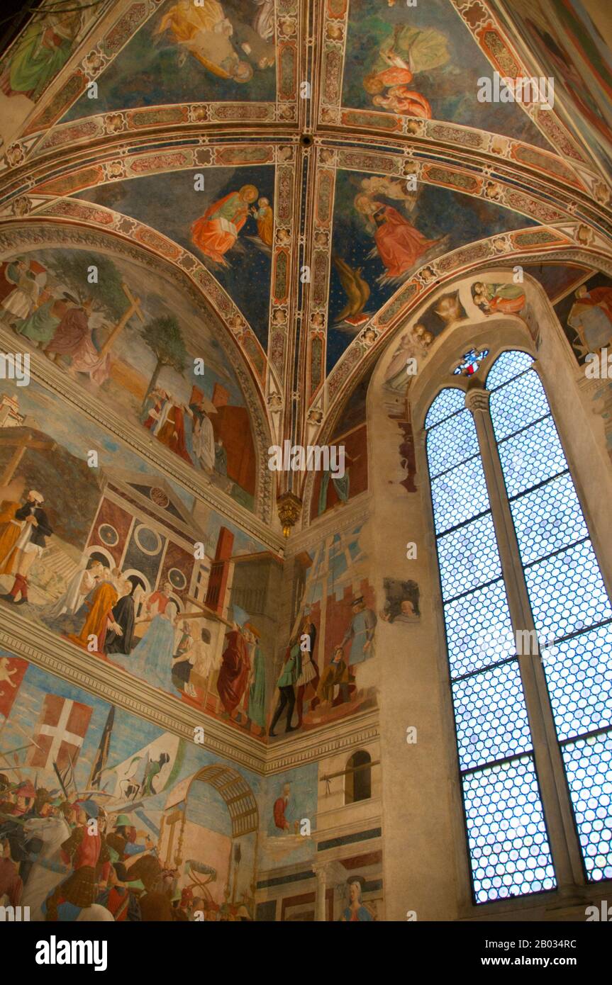 L'histoire de la vraie Croix ou la Légende de la vraie Croix est une séquence de fresques peintes par Piero della Francesca dans la Basilique de San Francesco à Arezzo. C'est son plus grand travail, et généralement considéré comme l'un de ses meilleurs, et un chef-d'œuvre de la Renaissance. Son thème, dérivé du célèbre livre du XIIIe siècle sur la vie des saints par Jacopo da Voragine, la Légende dorée, est le triomphe de la vraie Croix – la légende du bois du jardin d'Eden devenant la Croix sur laquelle Jésus Christ a été crucifié. Ce travail démontre la connaissance avancée de Piero de la perspective et de la coopération Banque D'Images