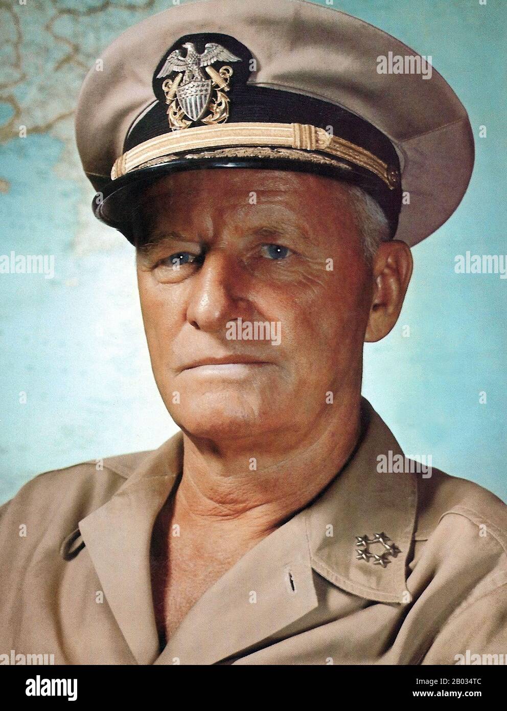Le Fleet Admiral Chester William Nimitz, GCB, USN (24 février 1885 – 20 février 1966) était un amiral cinq étoiles de la Marine américaine. Il a exercé le double commandement du commandant en chef de la flotte des États-Unis du Pacifique (CinCPac) pour les forces navales américaines et le commandant en chef des Zones de l'océan Pacifique (CCPOA), pour les forces aériennes, terrestres et maritimes américaines et alliées pendant la seconde Guerre mondiale Il a été le chef de file de la Marine américaine sur les sous-marins, ainsi que chef du Bureau de navigation de la Marine en 1939. Il a été chef des opérations navales (ONC) de 1945 à 1947. Il était le dernier Fleet A survivant des États-Unis Banque D'Images