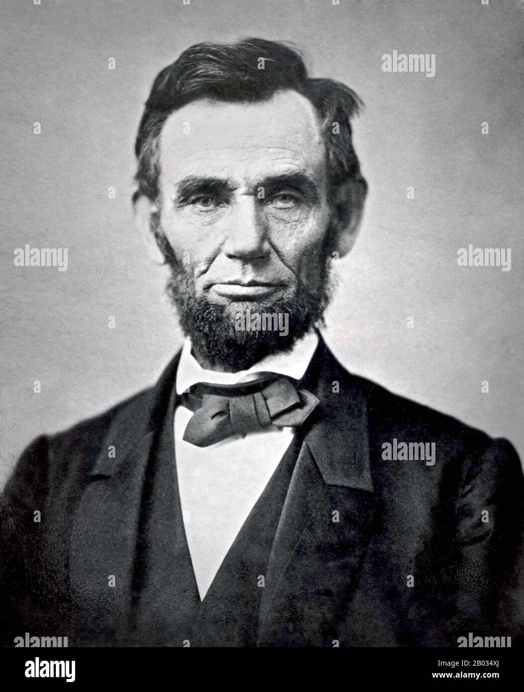 Abraham Lincoln (12 février 1809 – 15 avril 1865) fut le 16 président des États-Unis, servant de mars 1861 à son assassinat en avril 1865. Lincoln a conduit les États-Unis par sa guerre civile, sa guerre la plus sanglante et sa plus grande crise morale, constitutionnelle et politique. Ce faisant, il a préservé l'Union, aboli l'esclavage, renforcé le gouvernement fédéral et modernisé l'économie. Banque D'Images