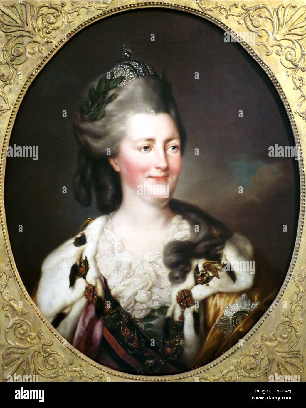 Catherine II de Russie (Russe: Yekaterina Alekseyevna, 2 mai 1729 – 17 novembre 1796), était la plus célèbre et la plus longue dirigeante de Russie, régnant de 1762 jusqu'à sa mort en 1796 à l'âge de 67 ans. Née à Stettin, en Poméranie, en Prusse sous le nom de Sophie Friederike Auguste von Anhalt-Zerbst-Dornburg, elle est arrivée au pouvoir suite à un coup d'État quand son mari, Peter III, a été assassiné. La Russie a été revitalisée sous son règne, elle a connu une croissance plus importante et plus forte que jamais et elle est reconnue comme l'une des grandes puissances de l'Europe. Banque D'Images