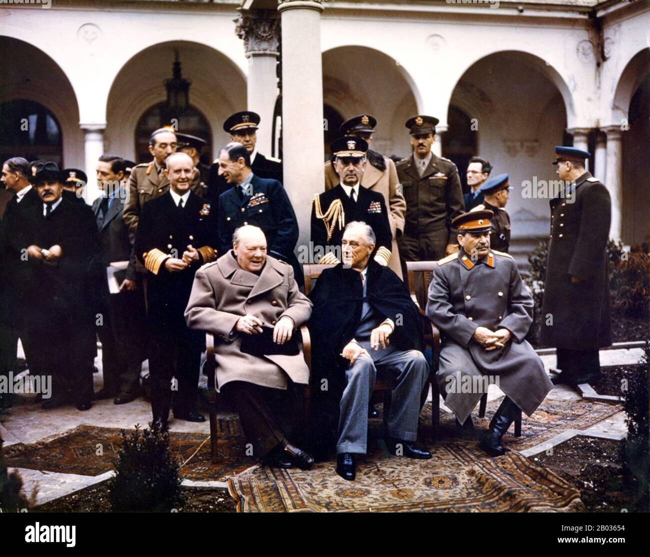 La Conférence de Yalta, parfois appelée Conférence de Crimée et codénommée la Conférence Argonaut, tenue du 4 au 11 février 1945, était la réunion de la seconde Guerre mondiale des chefs de gouvernement des États-Unis, du Royaume-Uni et de l'Union soviétique, représentée par le Président Franklin D. Roosevelt, Le Premier ministre Winston Churchill et le premier ministre Joseph Staline, respectivement, pour discuter de la réorganisation européenne après la guerre. La conférence s'est tenue au Palais Livadia près de Yalta en Crimée. La réunion avait pour but principalement de discuter de la reconstruction des nations de l'Europe déchirée par la guerre. W Banque D'Images