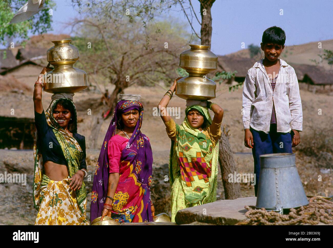 Madhya Pradesh (c'est-à-dire la province centrale) est un État du centre de l'Inde. Sa capitale est Bhopal et la plus grande ville est Indore. Surnommé le « coeur de l'Inde » en raison de sa situation géographique en Inde, Madhya Pradesh est le deuxième plus grand État du pays par région. Avec plus de 75 millions d'habitants, c'est le cinquième État le plus important de l'Inde par population. Banque D'Images