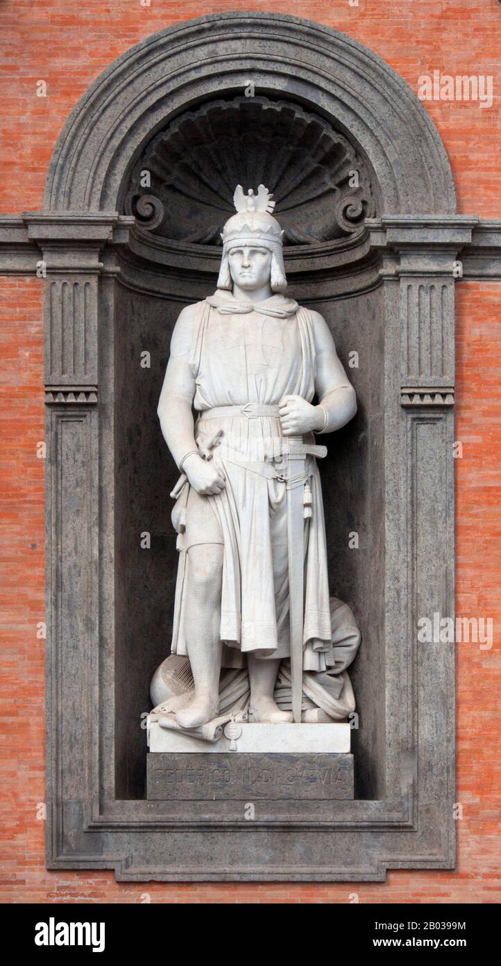 Frederick II (1194-1250) était le fils de l'empereur Henry VI, et n'était qu'un bébé lorsqu'il était couronné roi de Sicile par sa mère en 1198. Quand sa mère est décédée la même année, il a été donné au Pape Innocent III, qui est devenu son tuteur. Quand Frederick est arrivé en 1208, il a affirmé son pouvoir sur la Sicile. L'empereur Otto IV envahit l'Italie en 1209, espérant conquérir la Sicile et amener Frederick au talon, mais en 1211, Frederick a été élu par contumace comme roi d'Allemagne par divers princes impériaux nourris avec le règne d'Otto. Frederick est entré en Allemagne avec une petite armée et a été officiellement couronné roi d'Allemagne en Banque D'Images