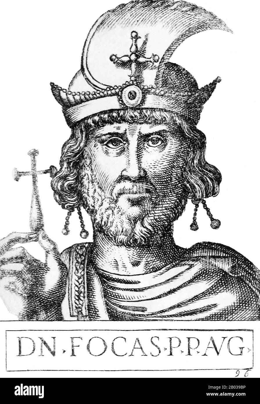 Phocas (547 - 610) était un natif de Thrace, peu connu de sa première vie, à part le nom de sa mère, Domentia, et l'existence d'au moins deux frères, Comentiolus et Domentziolus. Il est devenu un officier de sous-altern dans l'armée byzantine en 600, considéré comme un dirigeant fort par ses collègues soldats. Après que l'empereur Maurice a refusé de payer pour la rançon de nombreux soldats qui avaient été emprisonnés par Avass en 598, entraînant leur exécution, il a provoqué consternation et troubles dans les légions. D'autres mauvais ordres de Maurice en 602 ont finalement mené à la révolte et au marchage de l'armée contre t Banque D'Images
