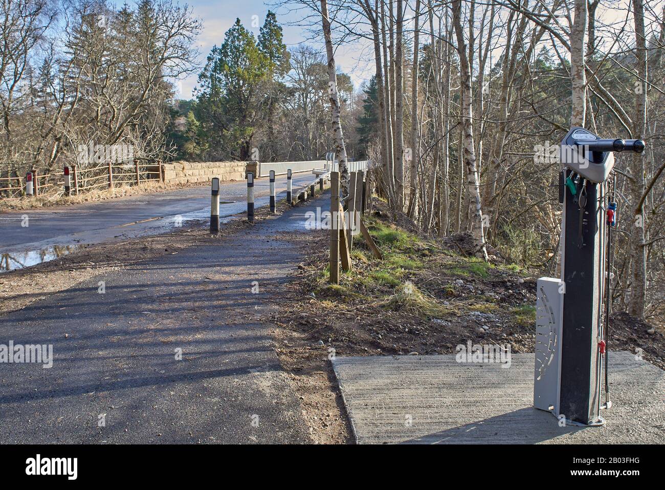 CARRON VILLAGE MORAY SCOTLAND STATION DE RÉPARATION DE VÉLO OU DE VÉLO PRÈS DU PONT ROUTIER CARRON LE LONG DU SENTIER SPAYSIDE Banque D'Images