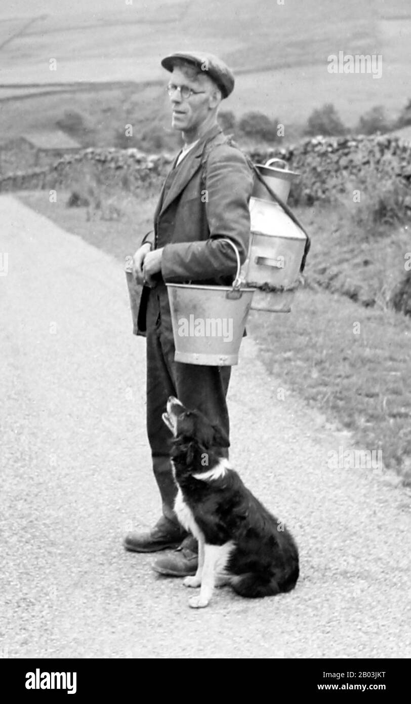 Yorkshire Dales fermier avec son chien, probablement les années 1920 Banque D'Images