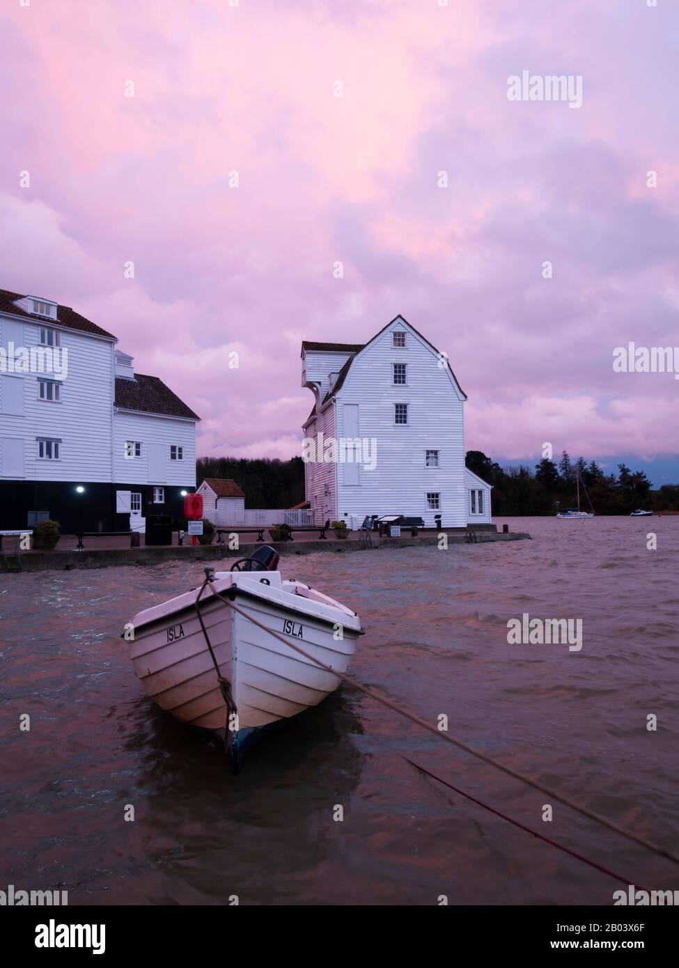 Moulin À Marée Sur La Rivière Deben, Woodbridge, Suffolk, East Anglia, Angleterre Banque D'Images