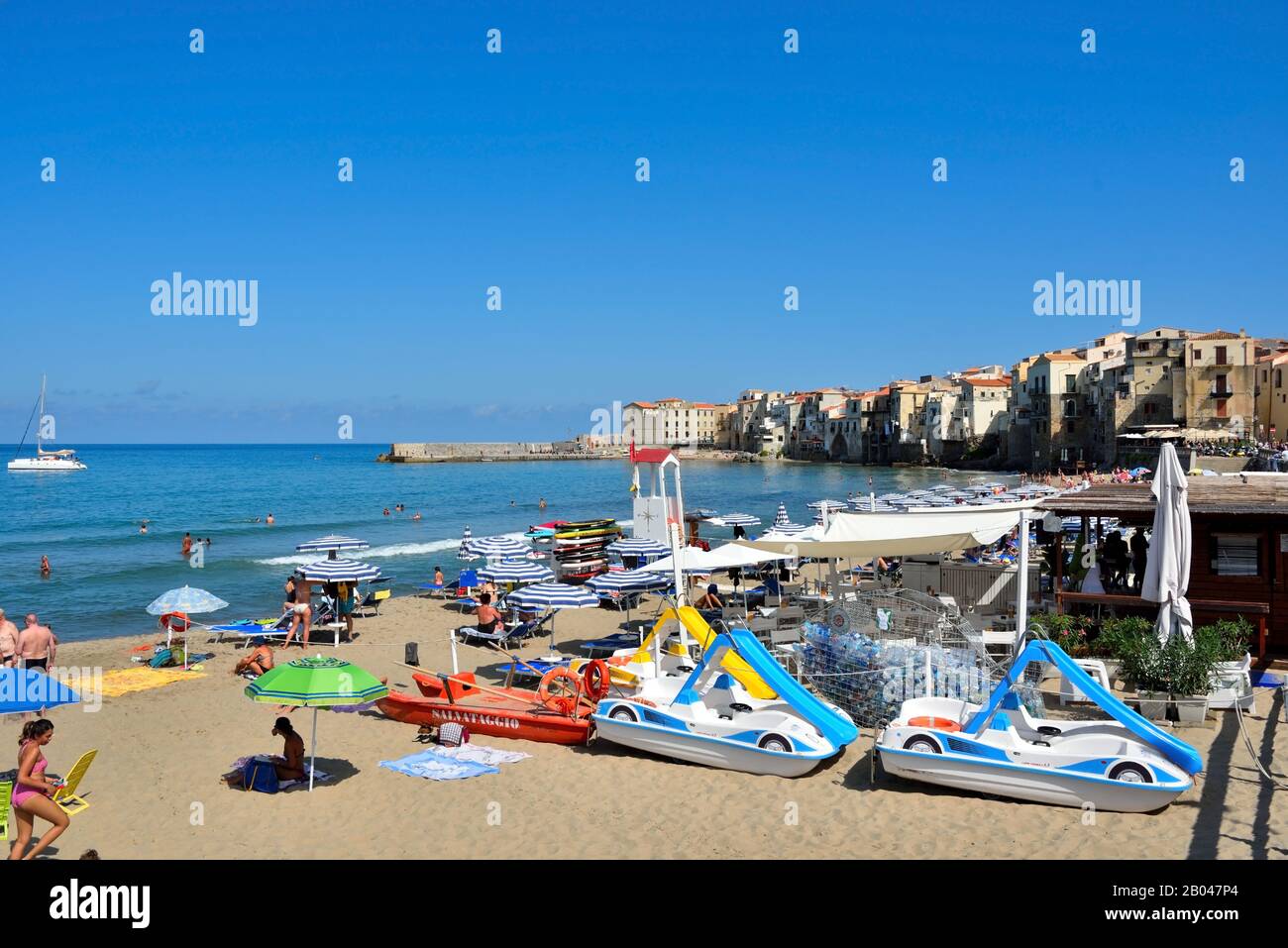 La belle plage de sable du village sicilien, une destination pour de nombreux touristes Sep 28 2019 Cefalu Italie Banque D'Images