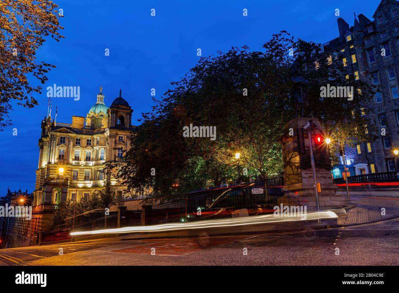 Vue de nuit sur le musée sur le chien à Édimbourg Banque D'Images