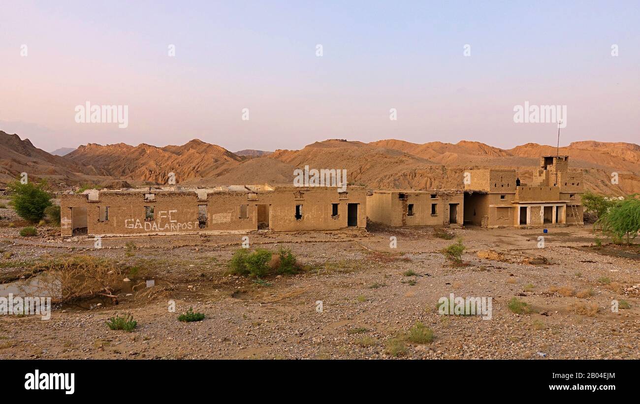 Vieux bâtiments dans le désert au Baloutchistan Banque D'Images