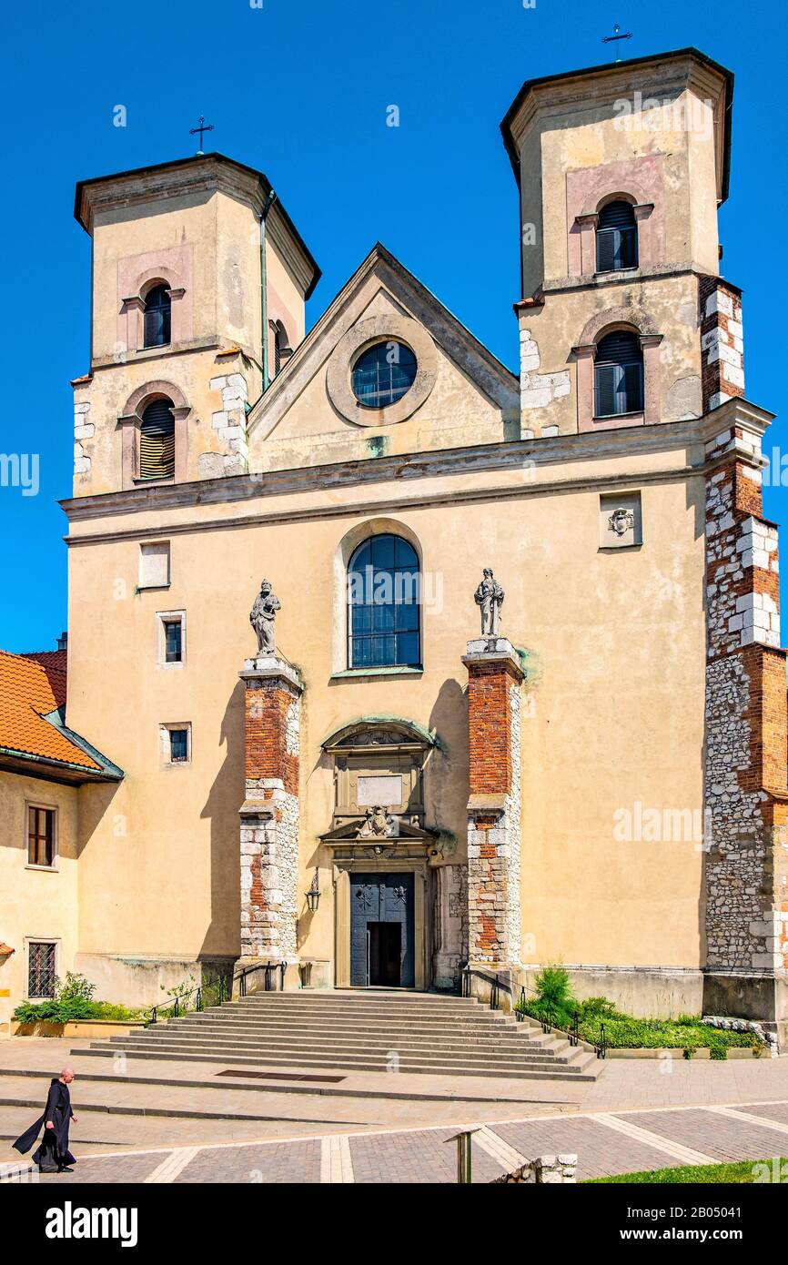 Tyniec, Lesser Pologne / Pologne - 2019/06/30 : église Saint-Paul et Pierre dans l'abbaye bénédictine de Tyniec à la Vistule près de Cracovie Banque D'Images