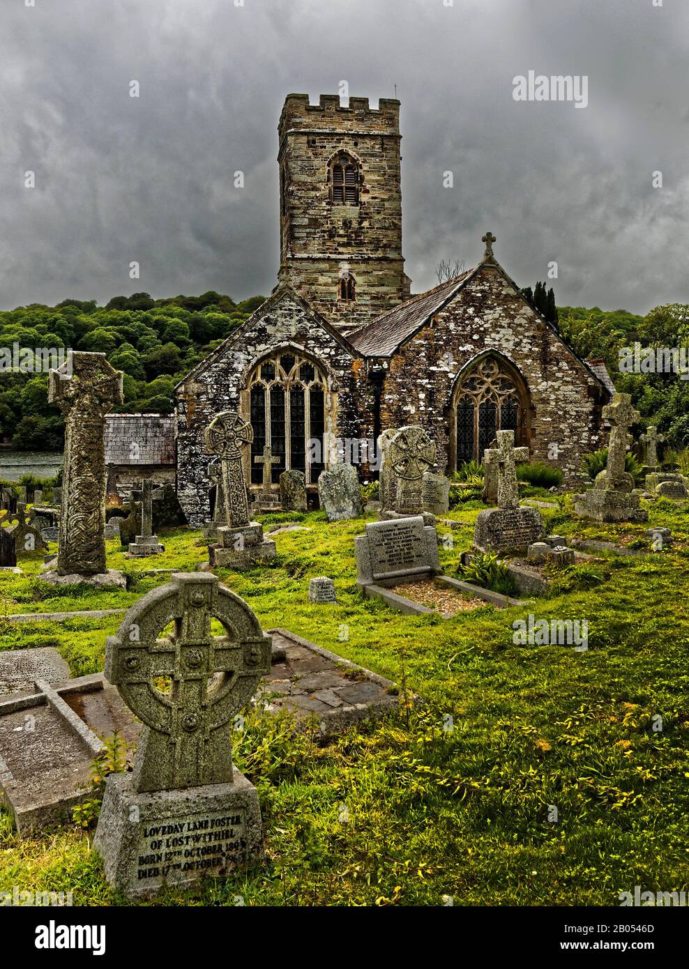 Lerryn (Cornish: Leryon, Archaïquement Lerrin) est un village de Cornwall, au Royaume-Uni. Il est situé sur la rivière Lerryn (un affluent du Fowey Banque D'Images