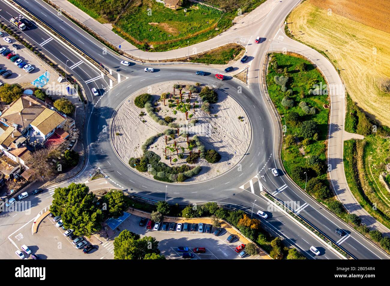 Photo aérienne, île, sculptures Road Junction rond-point, Petra, Majorque, Iles Baléares, Espagne, Europe, Iles Baléares, ball de Cultures de Mig Banque D'Images