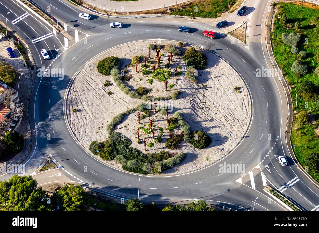 Photo aérienne, île, sculptures Road Junction rond-point, Petra, Majorque, Iles Baléares, Espagne, Europe, Iles Baléares, ball de Cultures de Mig Banque D'Images