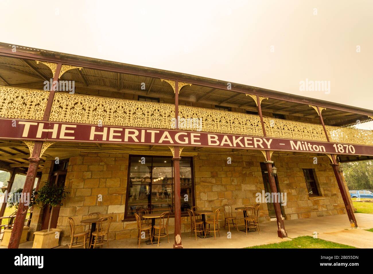 Détail De la maison Heritage Bakery, construite en 1870 dans le style géorgien, au cours des feux de brousse de décembre 2019 à Milton, Shoalhaven, Nouvelle-Galles Du Sud, Australie Banque D'Images
