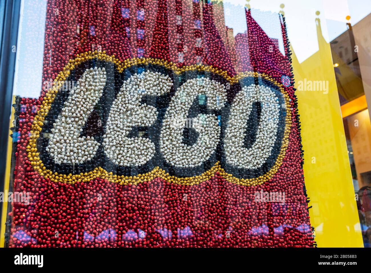 New York City, États-Unis - 3 août 2018: Signe d'une boutique Lego, connue pour la fabrication de jouets de marque Lego, consistant principalement en bric plastique verrouillable Banque D'Images