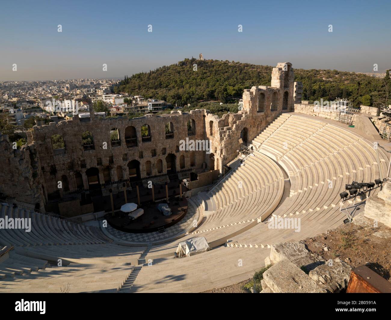 Vue panoramique sur un amphithéâtre, Odéon de Herodes Atticus, Acropole, Athènes, Attica, Grèce Banque D'Images