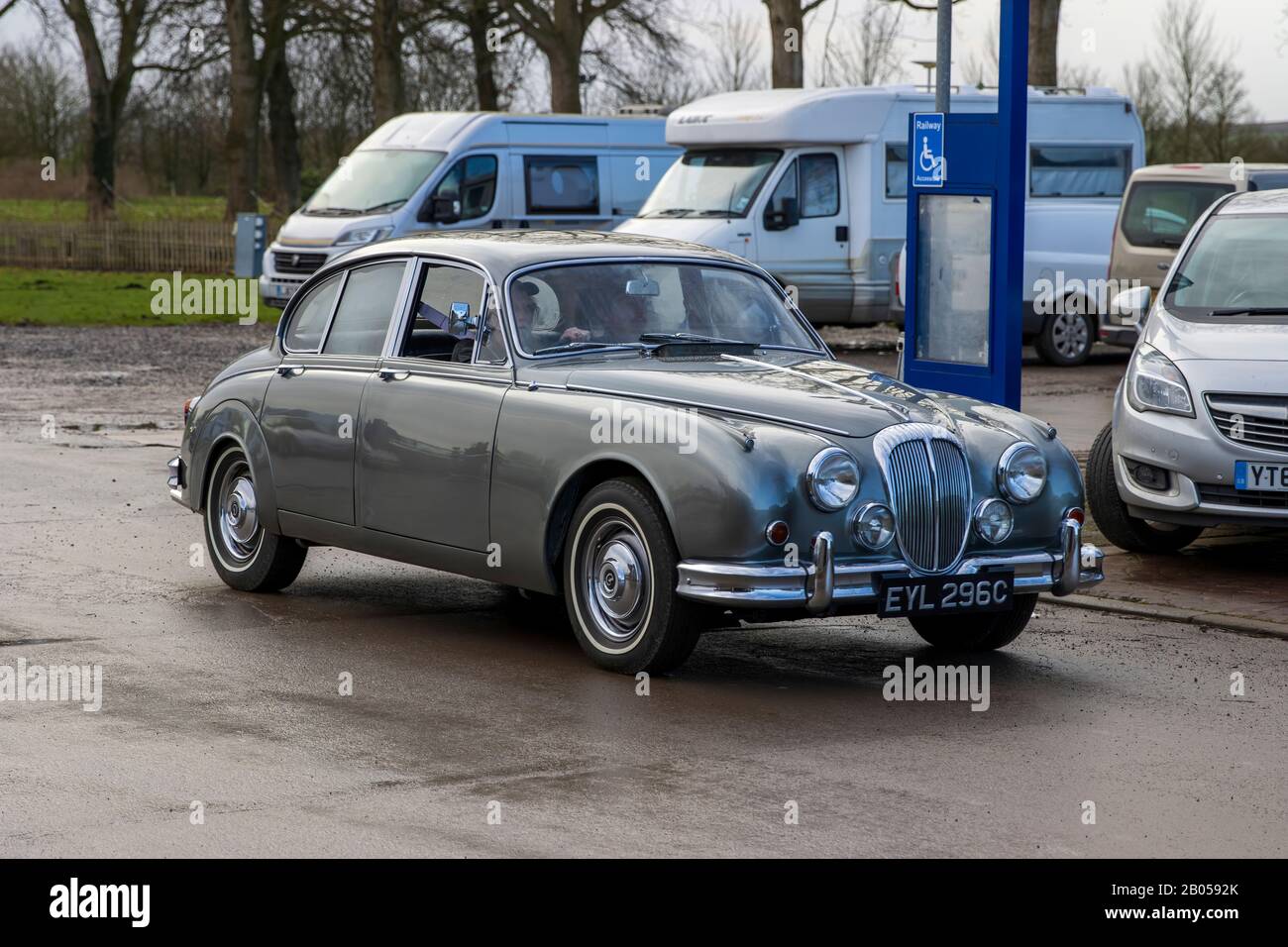 Daimler V8 2.5, 1965, Reg No: AEL 296 C, au Great Western Classic car Show, Shepton Mallet UK, Febuary 08, 2020 Banque D'Images