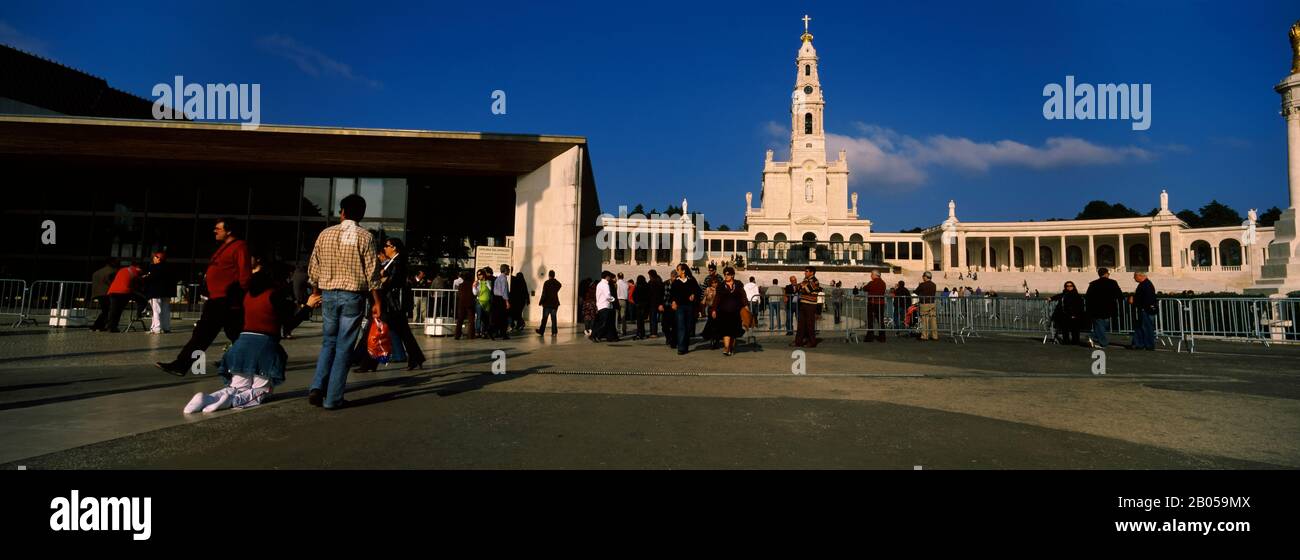 Façade d'une église, Notre Dame de Fatima, Fatima, Portugal Banque D'Images