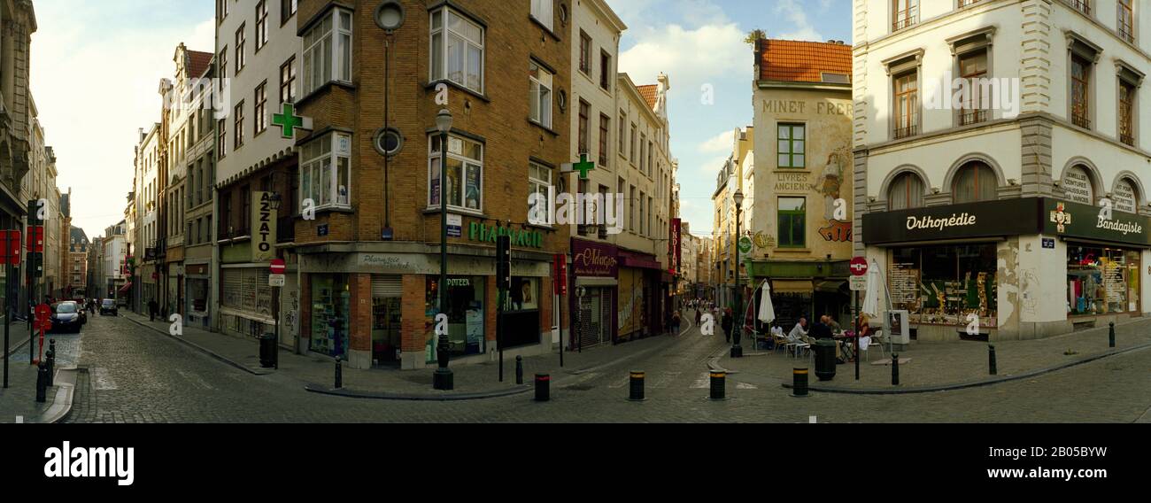 Bâtiments dans une ville, Place Saint-Jean, Bruxelles, Belgique Banque D'Images