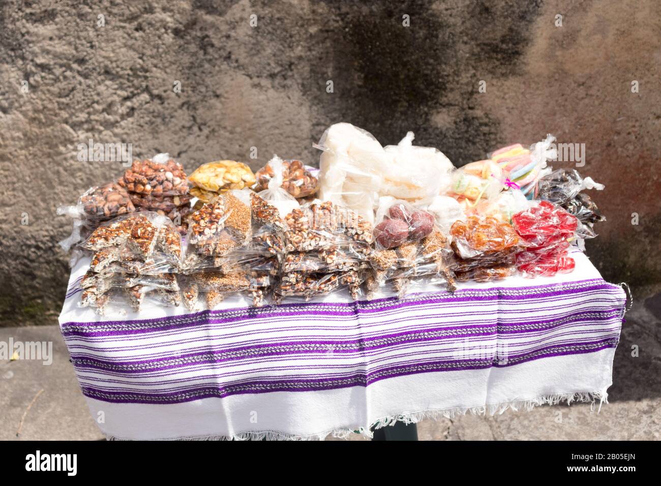 bonbons guatémaltèques traditionnels vendus dans les rues Banque D'Images