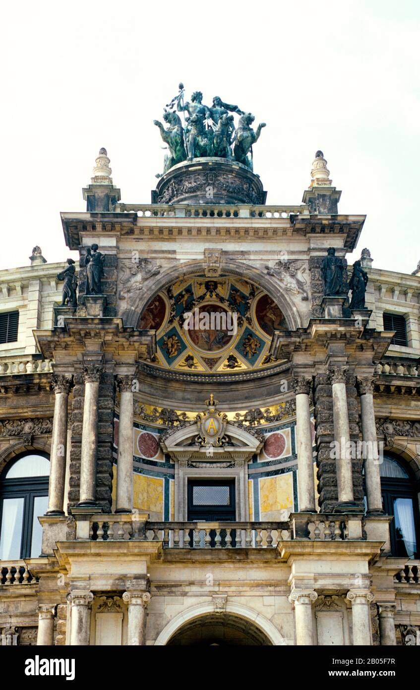 ALLEMAGNE, DRESDE, OPÉRA SEMPER, ARCHITECTURE DE STYLE NÉO-RENAISSANCE, DÉTAIL Banque D'Images