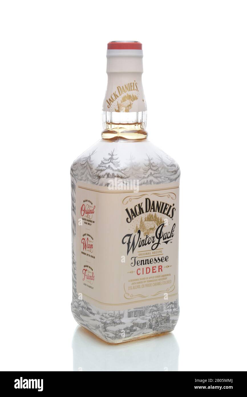 Irvine, CA - 4 JANVIER 2018 : Winter Jack Tennessee Cider. Un mélange  saisonnier de liqueur de cidre de pomme, Jack Daniel's Old No. 7 Tennessee  Whiskey and holi Photo Stock - Alamy